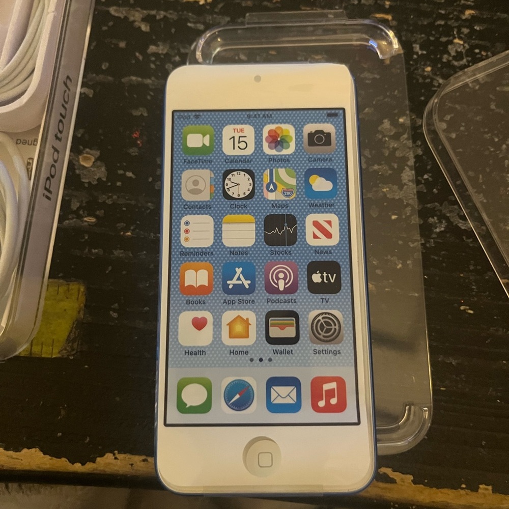 Apple iPod Touch - Blue 32GB -7th Generation - Picture 8 of 8